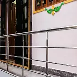 Grg H R Guest House Varanasi Near Dashashwamedh Ghat