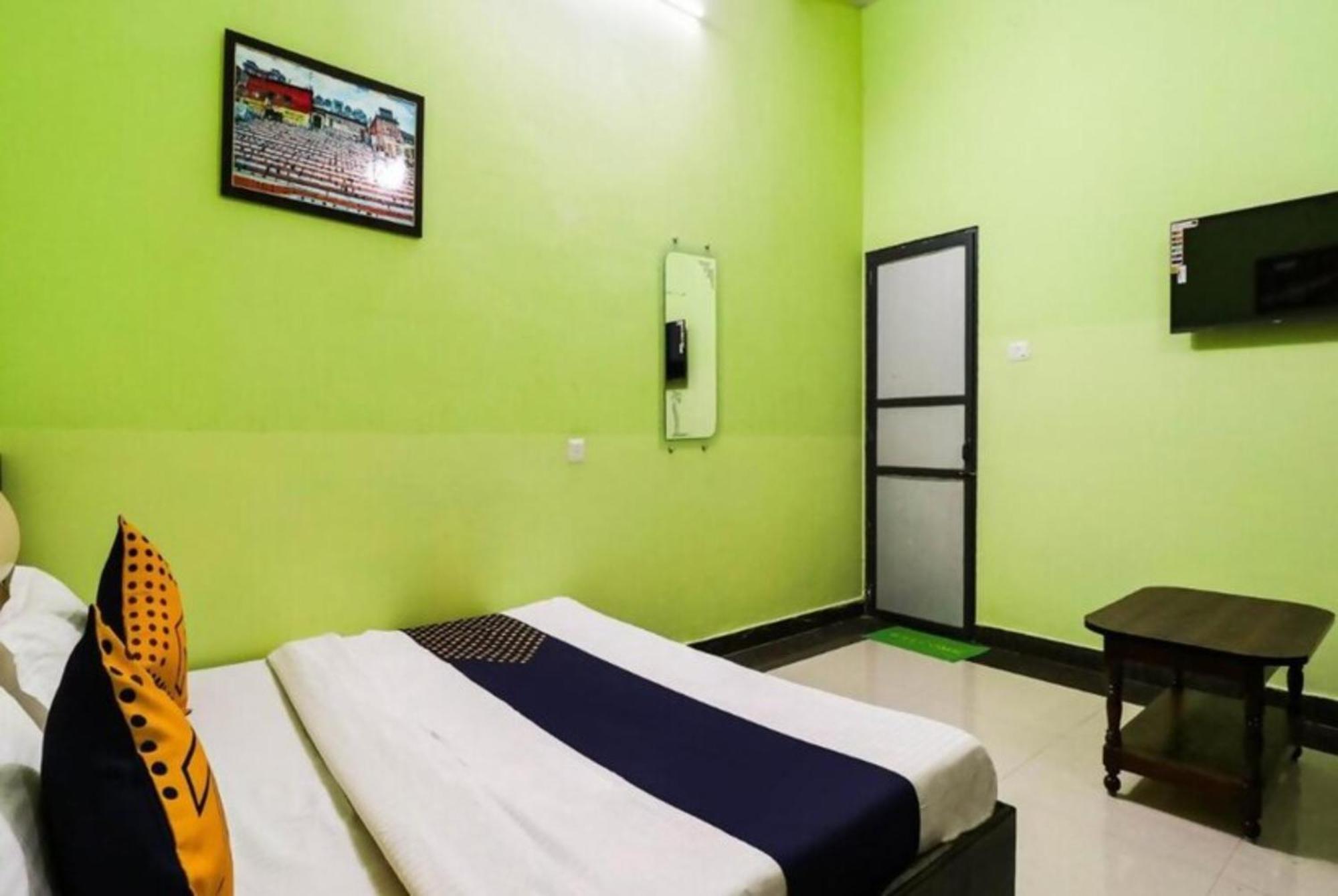 Grg H R Near Dashashwamedh Ghat Hotel Varanasi