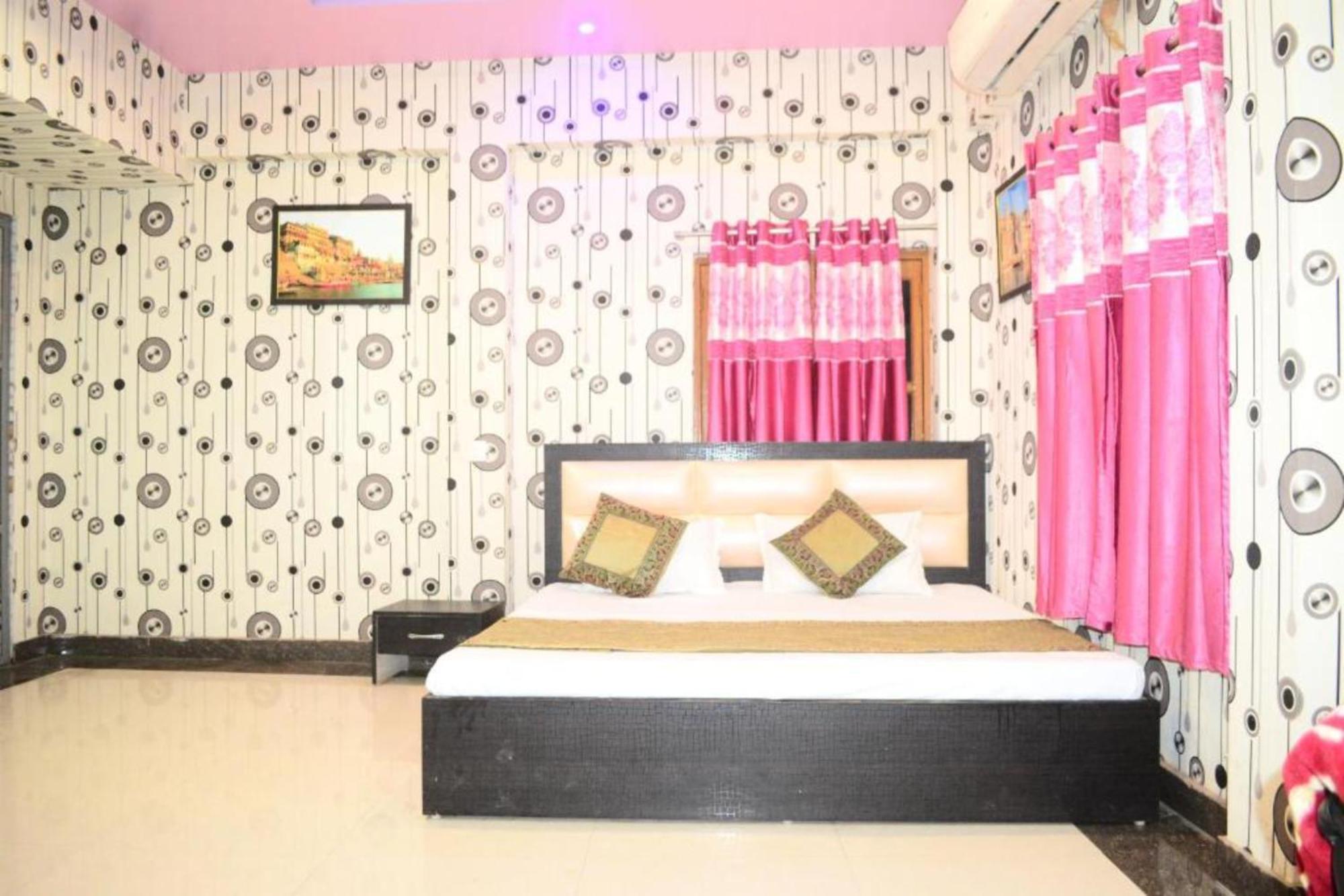Grg H R Near Dashashwamedh Ghat Hotel 3*